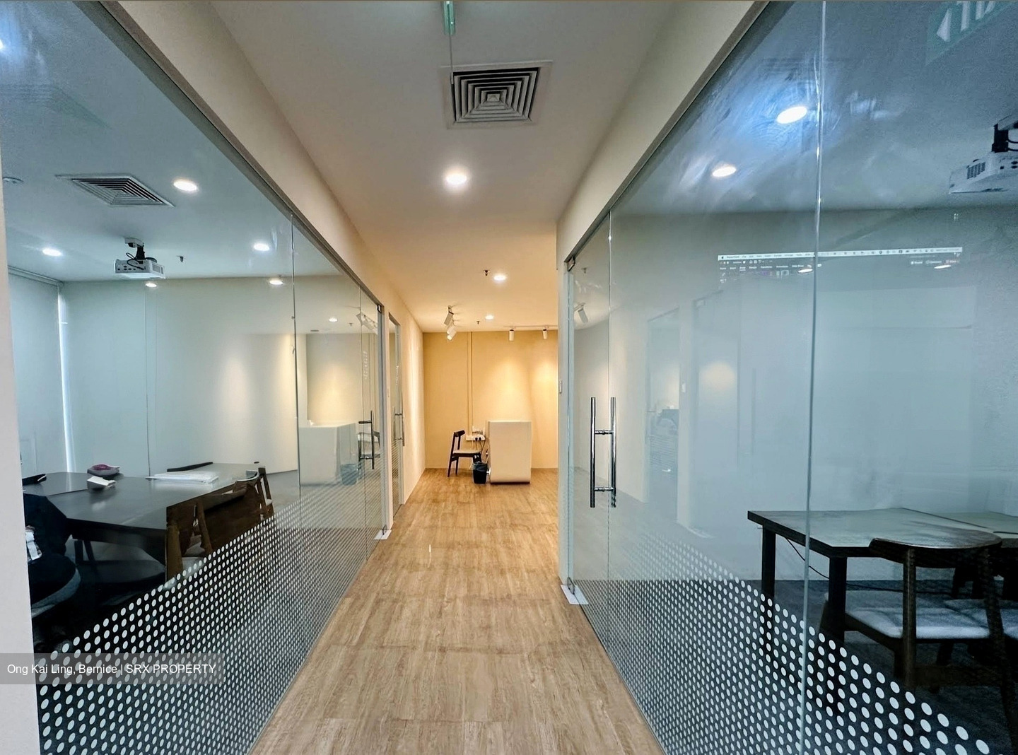 Beauty World Plaza (D21), Retail #563652231